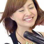 髪を早く乾かす方法と冷風の使い方！乾かさないと痛むの？